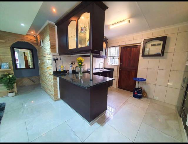 3 BEDROOM HOUSE FOR SALE IN SUMMER GREENS